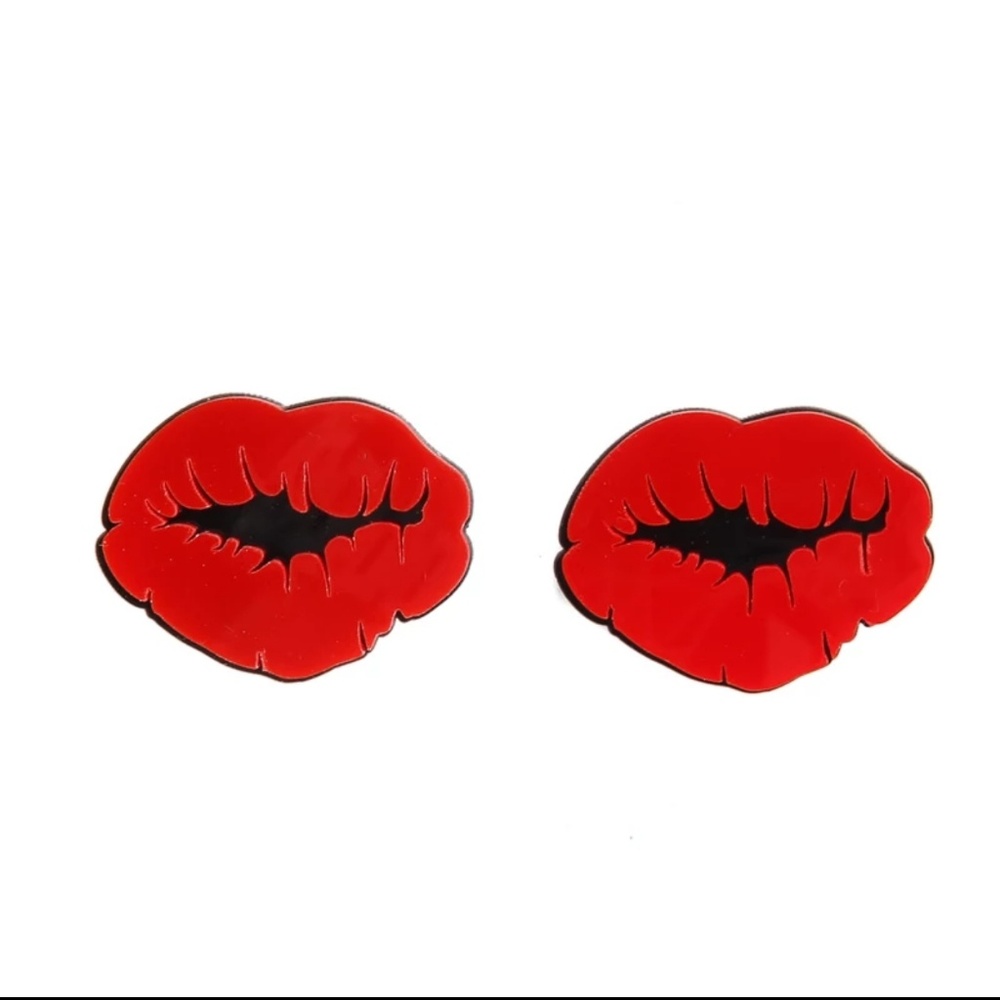 (1) lip earrings
